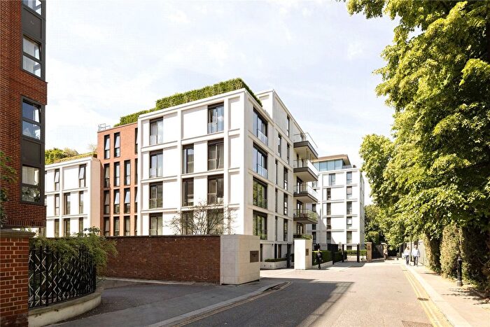 3 Bedroom Flat To Rent In Holland Park Villas, Campden Hill, London, W8