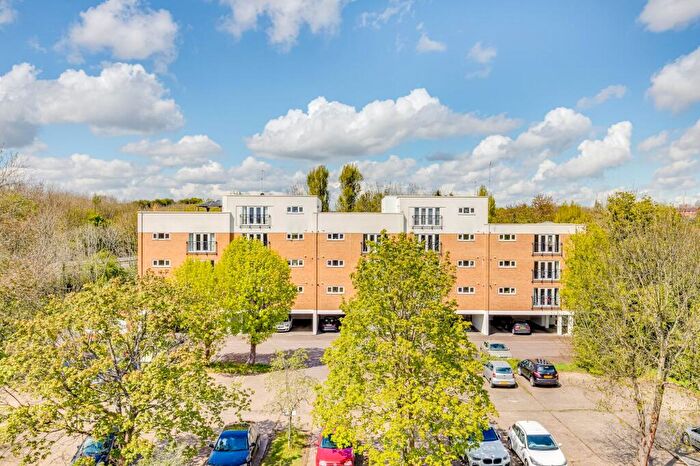 2 Bedroom Flat For Sale In Trapstyle Road, Ware, SG12