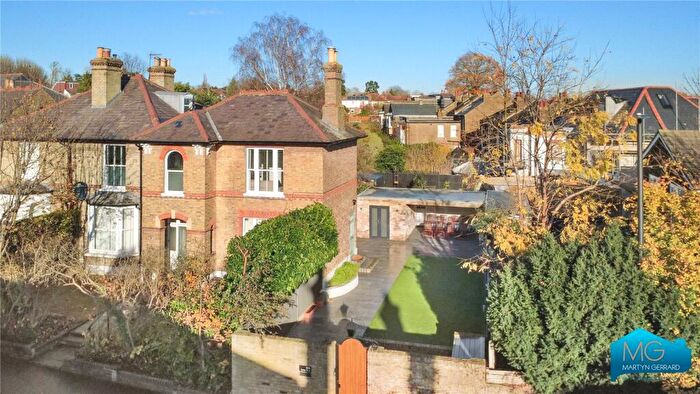 3 Bedroom Apartment For Sale In Station Road, London, N21