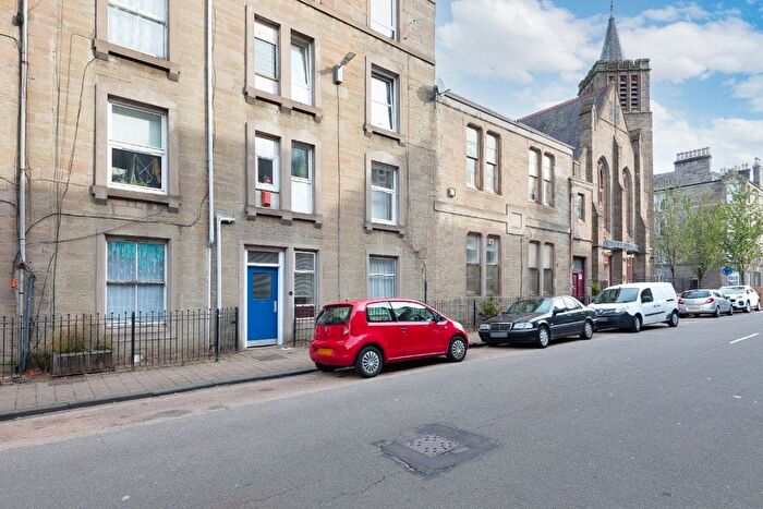 1 Bedroom Flat To Rent In Park Avenue, DD4