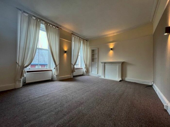 2 Bedroom Flat To Rent In Castle Street, Forfar, DD8
