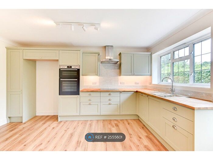 4 Bedroom Bungalow To Rent In Weald View, Barcombe, Lewes, BN8