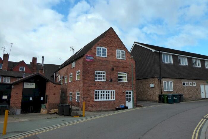 2 Bedroom Flat To Rent In Nettles Lane, Shrewsbury, SY3