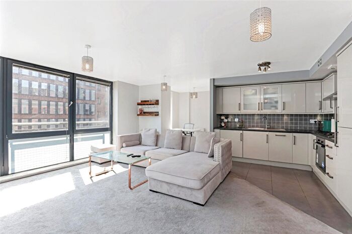 2 Bedroom Flat For Sale In Holm Street, Glasgow, Glasgow City, G2