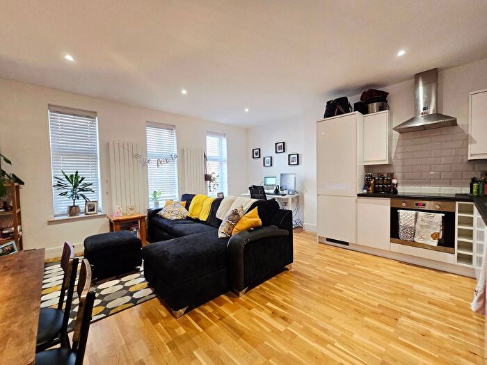 1 Bedroom Flat To Rent In Bernay's Grove, Brixton, SW9