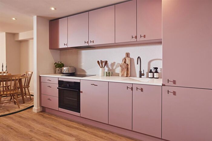 2 Bedroom Flat To Rent In South Street, Exeter, EX1