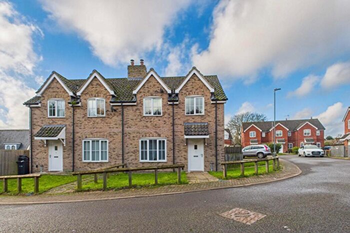 3 Bedroom Semi-Detached House For Sale In Old School Close, Feltwell, IP26