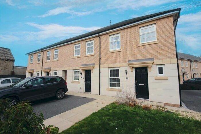 3 Bedroom Town House To Rent In Farro Drive, York, YO30