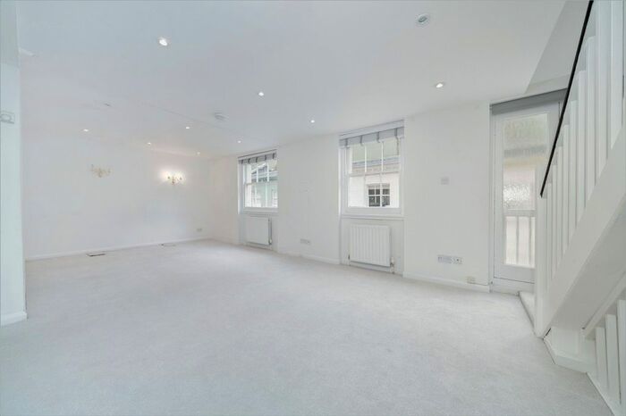 3 Bedroom Mews To Rent In Atherstone Mews, London, SW7