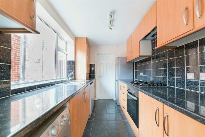 4 Bedroom End Of Terrace House To Rent In Bolingbroke Street, Heaton, Newcastle Upon Tyne, NE6