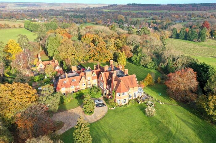 3 Bedroom Apartment For Sale In Tidmarsh Lane, Tidmarsh, Reading, Berkshire, RG8