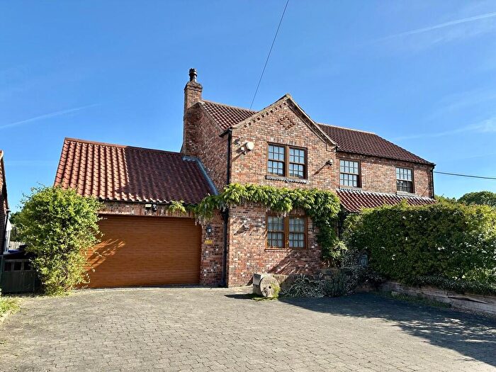 3 Bedroom Detached House For Sale In Hay Green, Fishlake, Doncaster, DN7