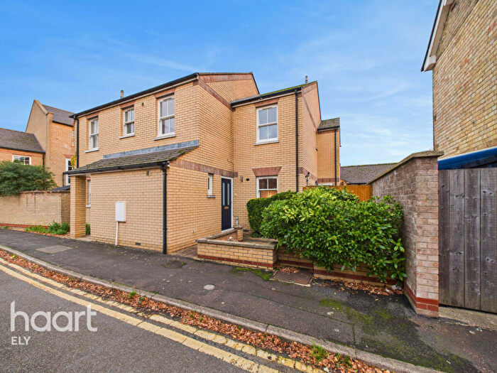 3 Bedroom Semi-Detached House For Sale In Potters Lane, Ely, CB7