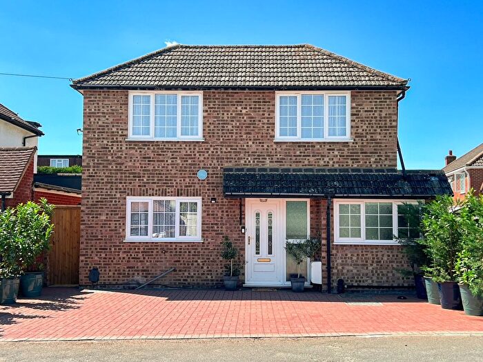 4 Bedroom Detached House For Sale In Rosemary Avenue, West Molesey, KT8