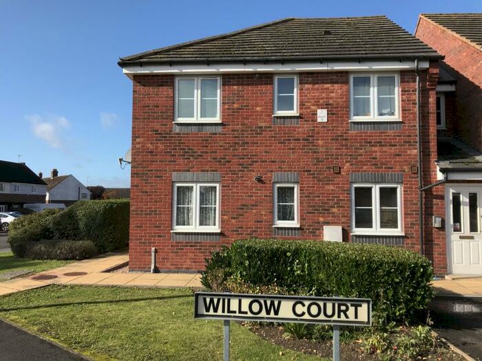 2 Bedroom Flat To Rent In Central Avenue, Lutterworth, LE17