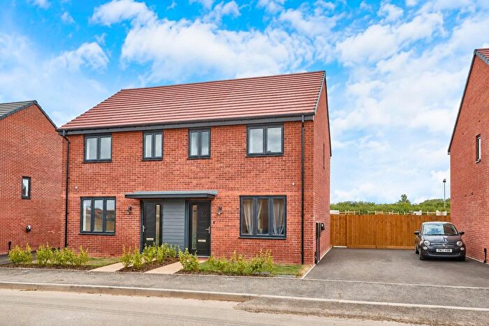 3 Bedroom Semi Detached House To Rent In Mortain Street, Hinckley, LE10