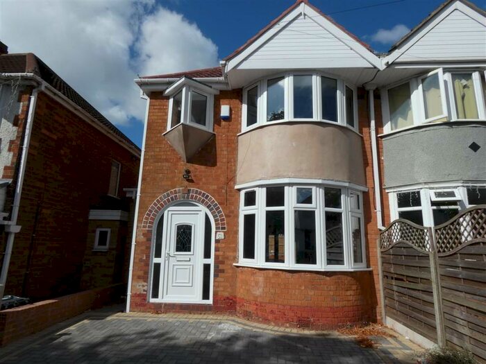 3 Bedroom Semi-Detached House To Rent In Steyning Road, South Yardley, Birmingham, B26