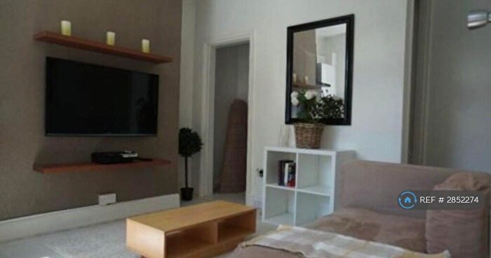 2 Bedroom Terraced House To Rent In Whitegate Road, Huddersfield, HD4