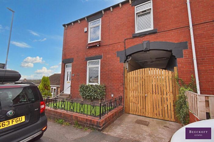 3 Bedroom Semi-Detached House For Sale In Cemetery Road, Hemingfield, Barnsley, S73