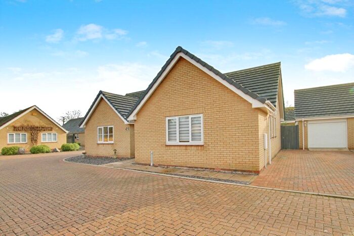 3 Bedroom Detached Bungalow For Sale In Bell Gardens, Wimblington, PE15