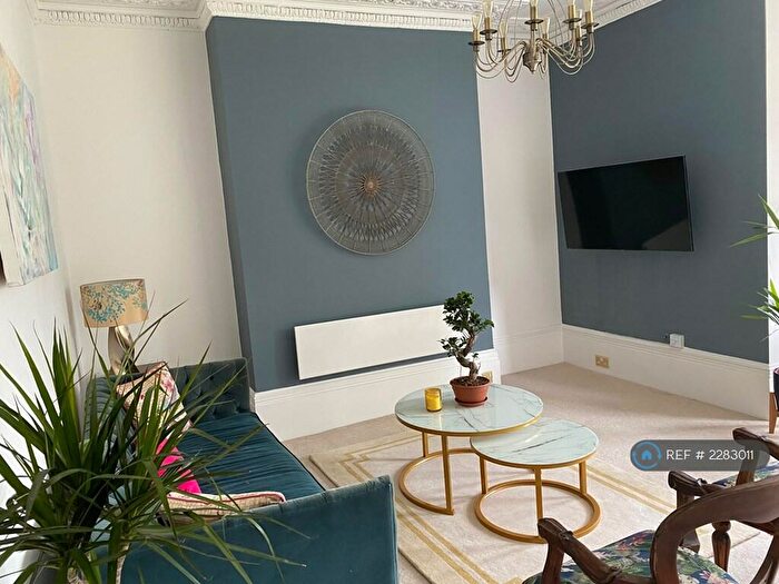 2 Bedroom Flat To Rent In Dover Road, Deal, CT14