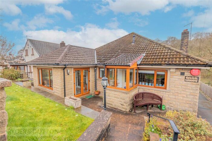 2 Bedroom Bungalow For Sale In Carr View Road, Hepworth, Holmfirth, West Yorkshire, HD9