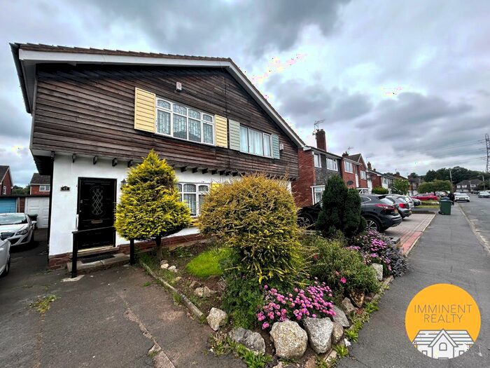 3 Bedroom Semi-Detached House To Rent In Rayford Drive, West Bromwich, B71