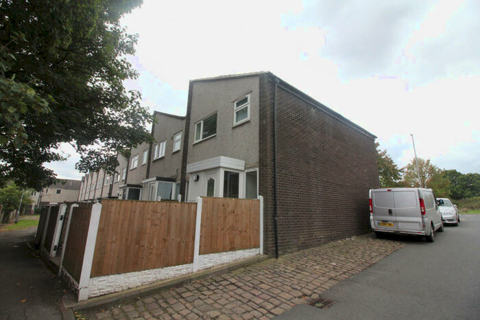 3 Bedroom End Of Terrace House To Rent In Dulverton Place, Leeds, West Yorkshire, LS11
