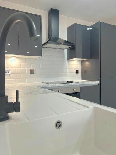 2 Bedroom Flat To Rent In Warstone Lane, Warstone Lane, Birmingham, West Midlands, B18