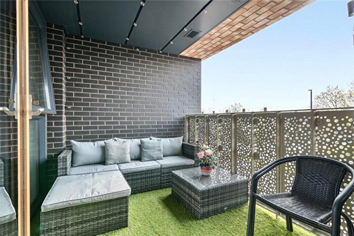 1 Bedroom Apartment For Sale In Kite Close, London, SE2