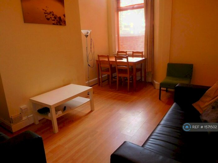 4 Bedroom Terraced House To Rent In Whitby Road, Manchester, M14