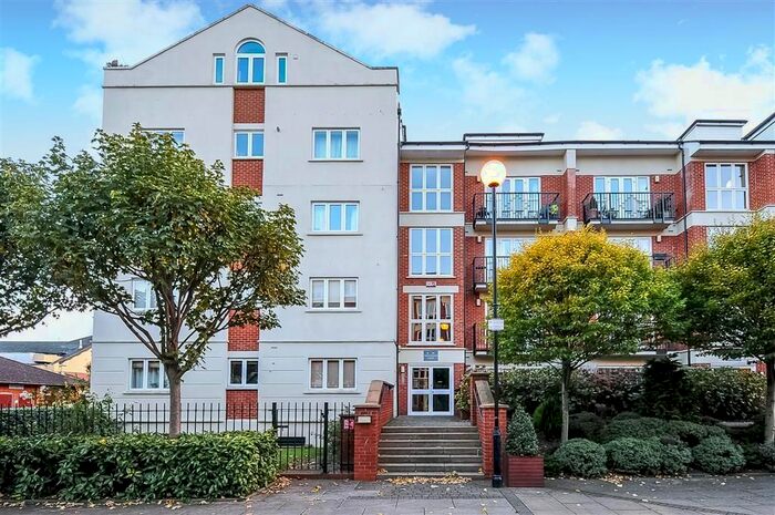 2 Bedroom Flat To Rent In Chesterman Court, Corney Reach Way, Chiswick, W4