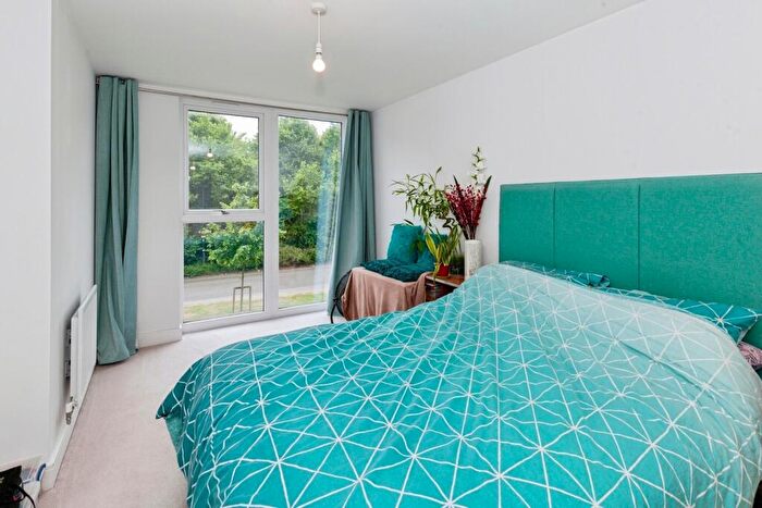 2 Bedroom Flat For Sale In Vicus Way, Maidenhead, Berkshire, SL6