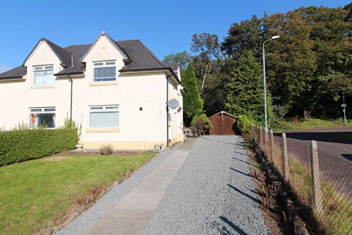 3 Bedroom Semi-detached House To Rent In Beardmore Cottages, Inchinnan, PA4