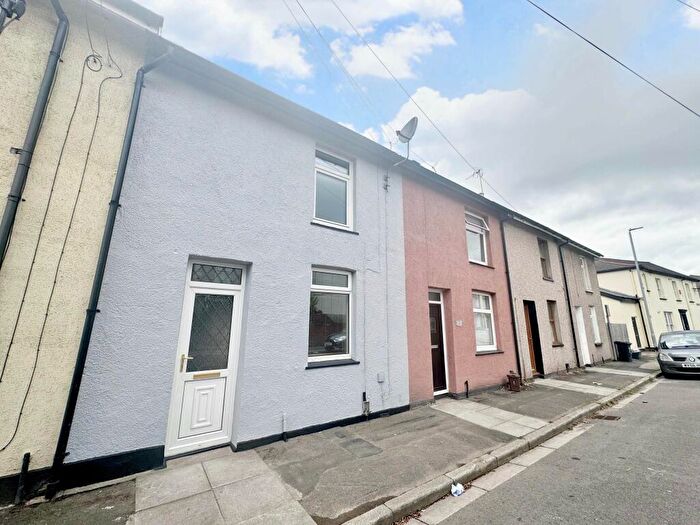 2 Bedroom House To Rent In Maindee Parade, Newport, NP19