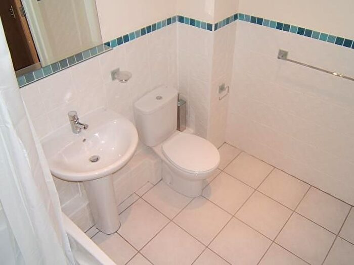 1 Bedroom Flat To Rent In Warren Close, CB2
