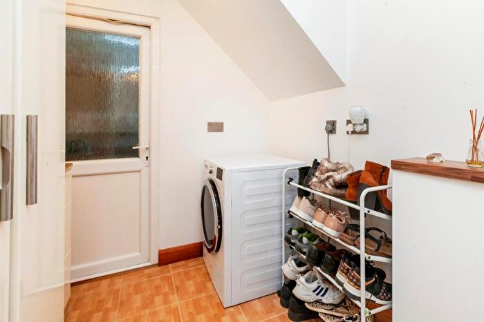 1 Bedroom House For Sale In Salt Hill Drive, Slough, SL1