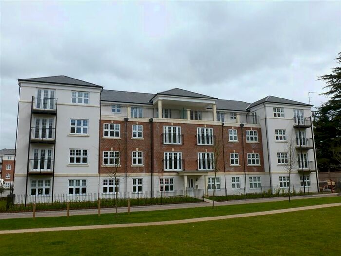 2 Bedroom Flat To Rent In Colnhurst Road, Watford, WD17