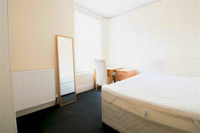 10 Bedroom Terraced House To Rent In Portland Terrace, Newcastle Upon Tyne, NE2