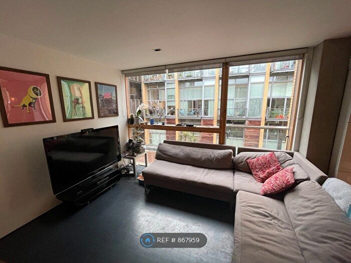 3 Bedroom Flat To Rent In Benyon Wharf, London, E8