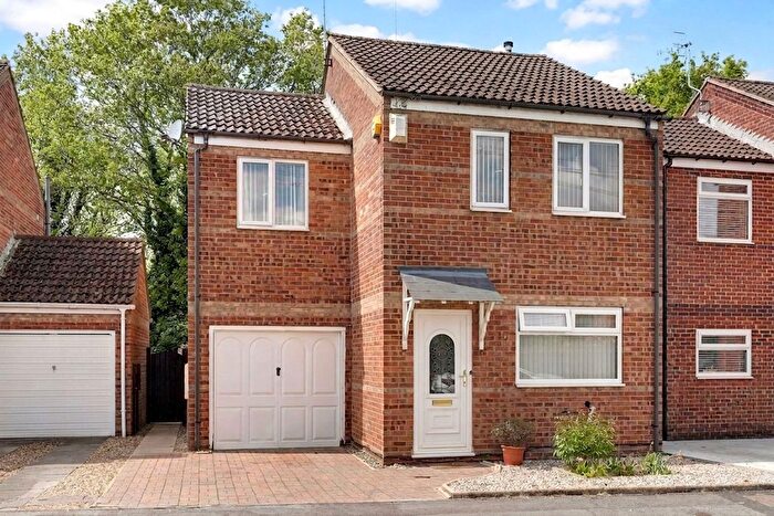 3 Bedroom Detached House For Sale In Rugby Close, Nottingham, NG5