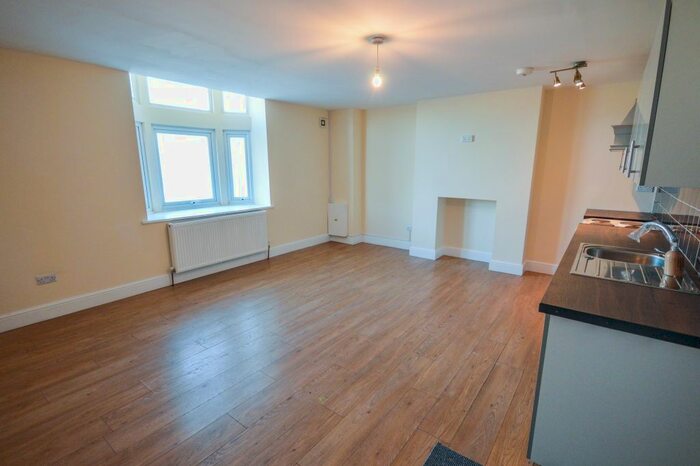3 Bedroom Flat To Rent In Manchester Road, West Timperley, Altrincham, WA14