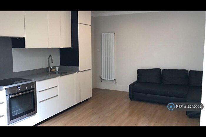 1 Bedroom Flat To Rent In Station Road, London, NW4