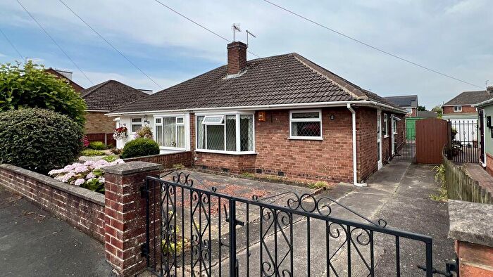 2 Bedroom Semi-Detached Bungalow For Sale In Dewsbury Avenue, Scunthorpe, DN15