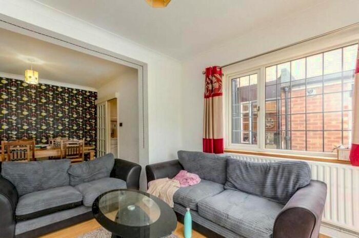 4 Bedroom Semi Detached House To Rent In Raymond Crescent, Guildford, GU2