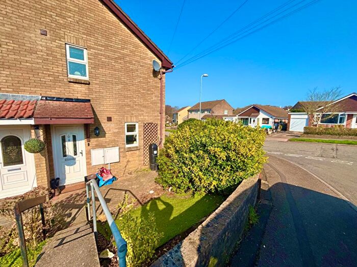 2 Bedroom Semi-Detached House For Sale In Oak Tree Close, New Inn, Pontypool, NP4