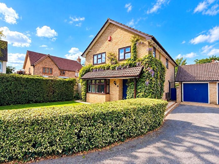 4 Bedroom Detached House For Sale In Curzon Place, Pennington, Lymington, SO41