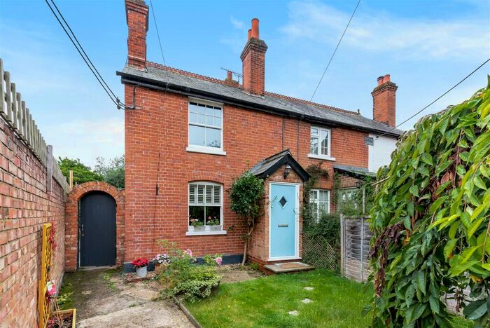 2 Bedroom End Of Terrace House To Rent In Oliver Road, Ascot, SL5