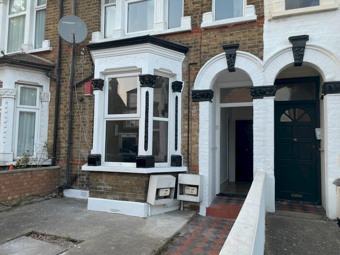 1 Bedroom Flat To Rent In Durants Road, Enfield, EN3