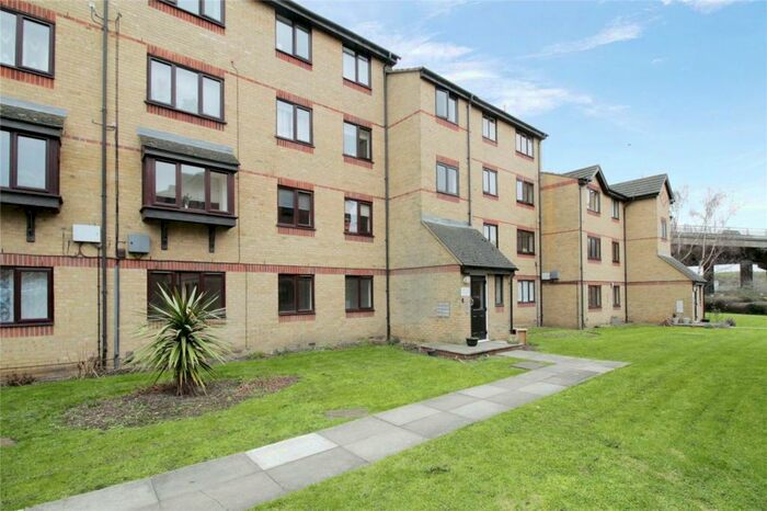 2 Bedroom Apartment To Rent In Waterville Drive, Vange, Basildon, SS16